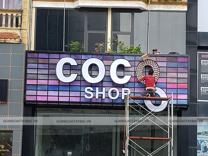 Biển quảng cáo shop mỹ phẩm coco