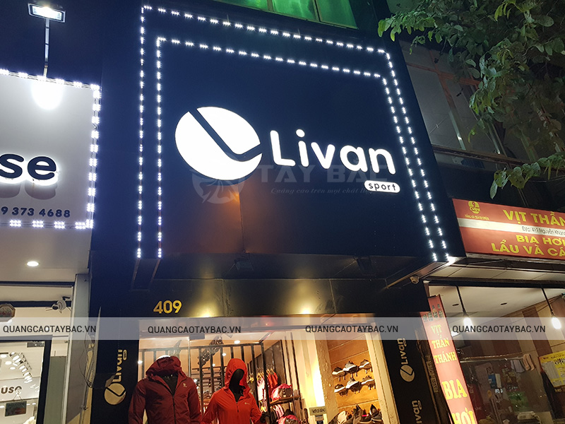 Biển quảng cáo thời trang LiVan