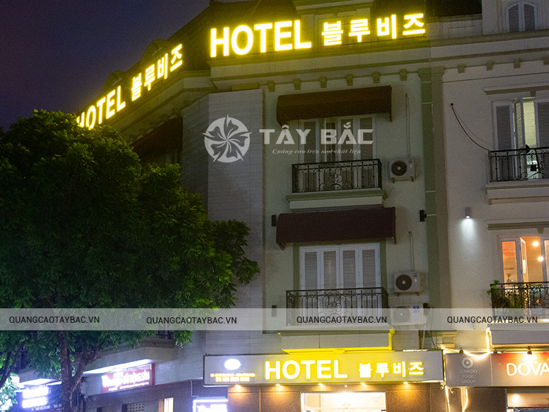 Biển quảng cáo khách sạn sử dụng led âm