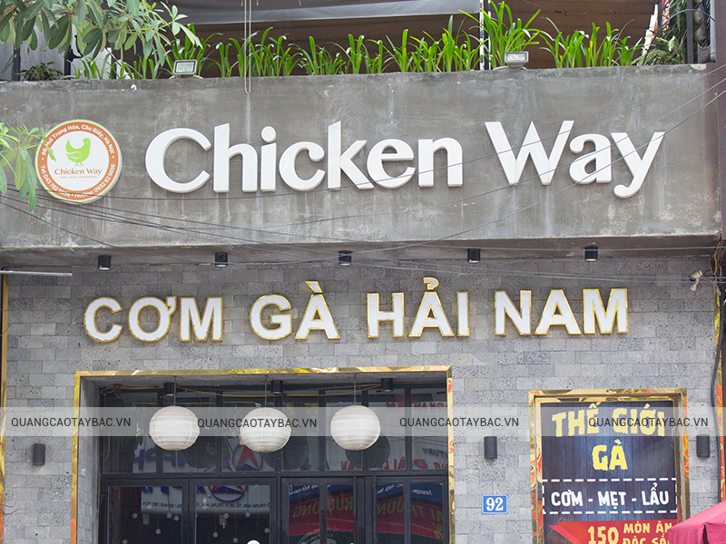 Biển quảng cáo nhà hàng cơm gà Hải Ham
