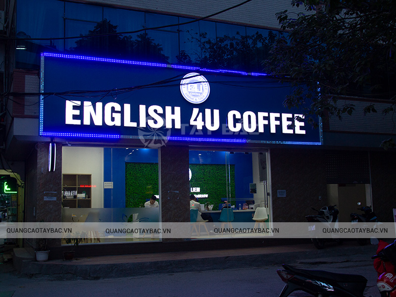 Biển quảng cáo trung tâm tiếng anh 4U Coffee