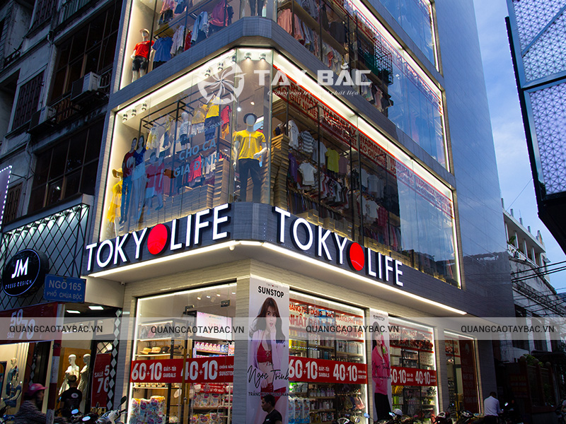 Biển quảng cáo thời trang Tokyo Life