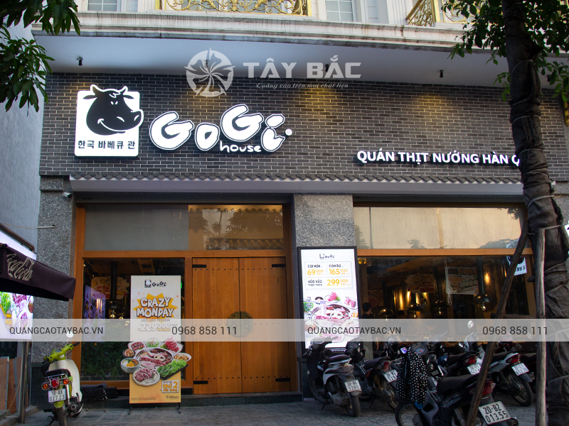 Biển quảng cáo nhà hàng Gogi