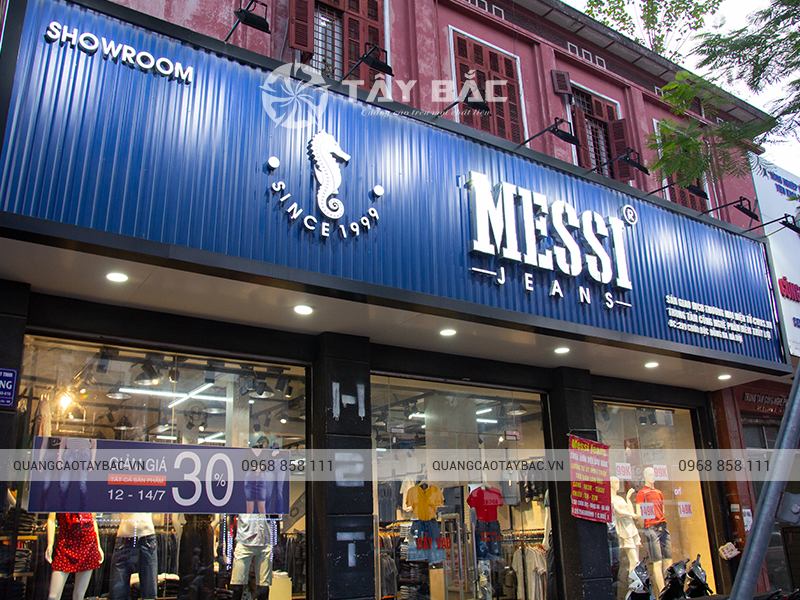 Biển quảng cáo thời trang Messi