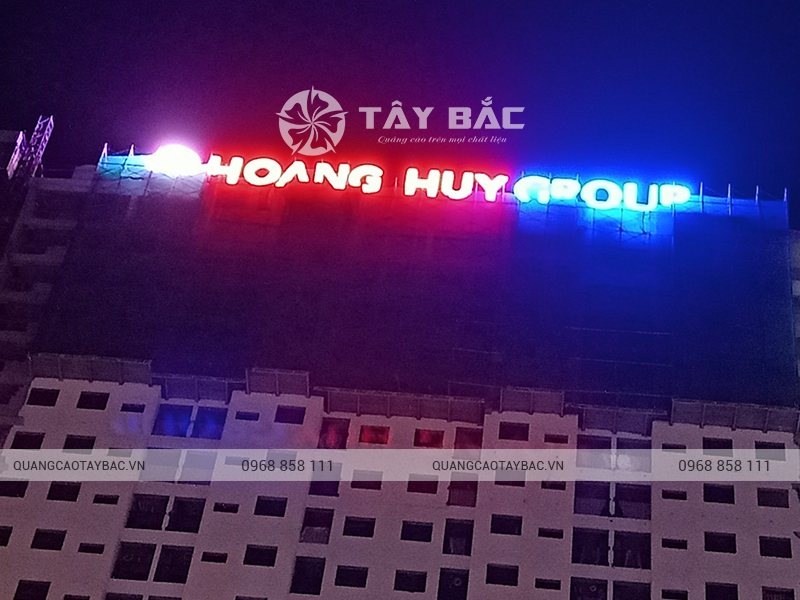 Biển quảng cáo trên nóc tòa nhà Huy Hoàng Group