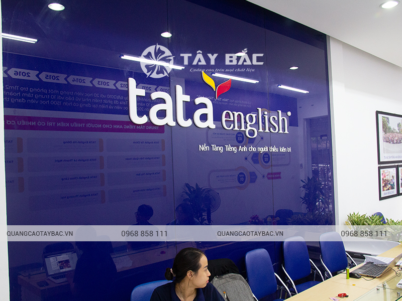 Backdrop trung tâm tiếng anh Tata English