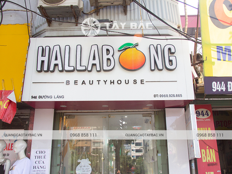 Biển quảng cáo thời trang HalliBong